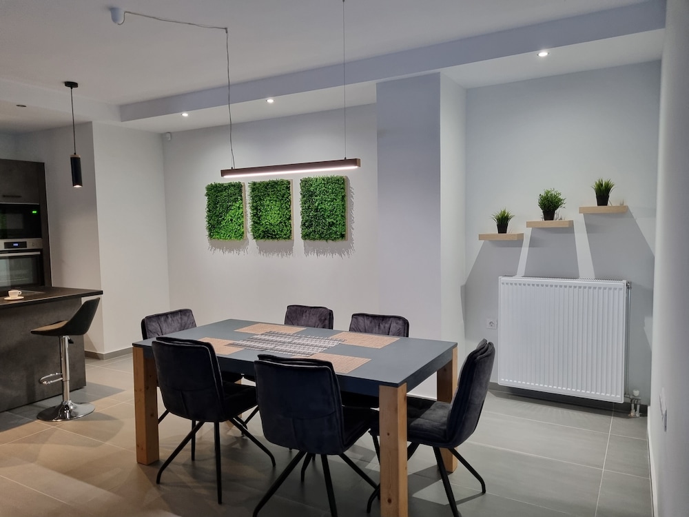 10 apartments and suites athens