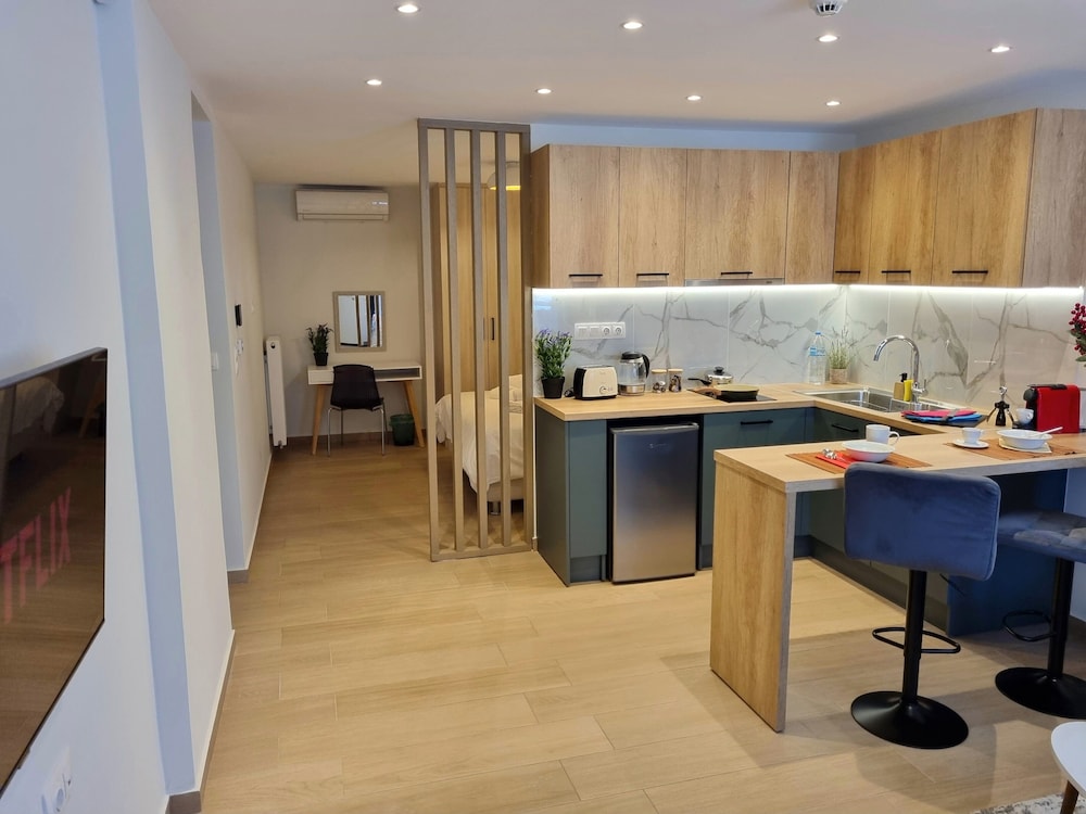 10 apartments and suites athens