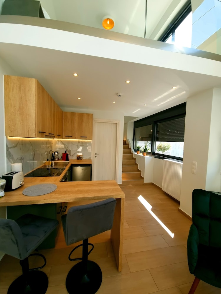 10 apartments and suites athens