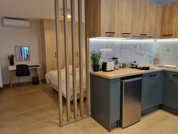 10 apartments and suites athens