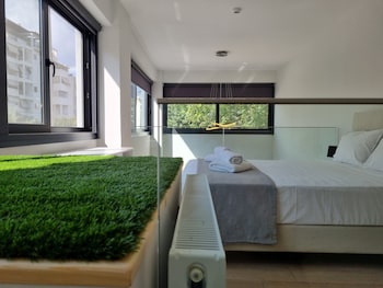 10 apartments and suites athens