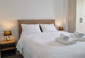 10 apartments and suites athens