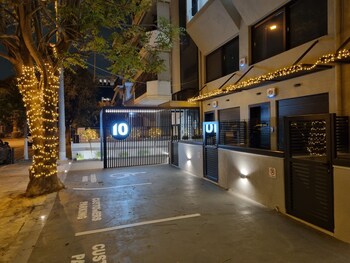 10 apartments and suites athens