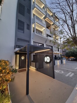 10 apartments and suites athens