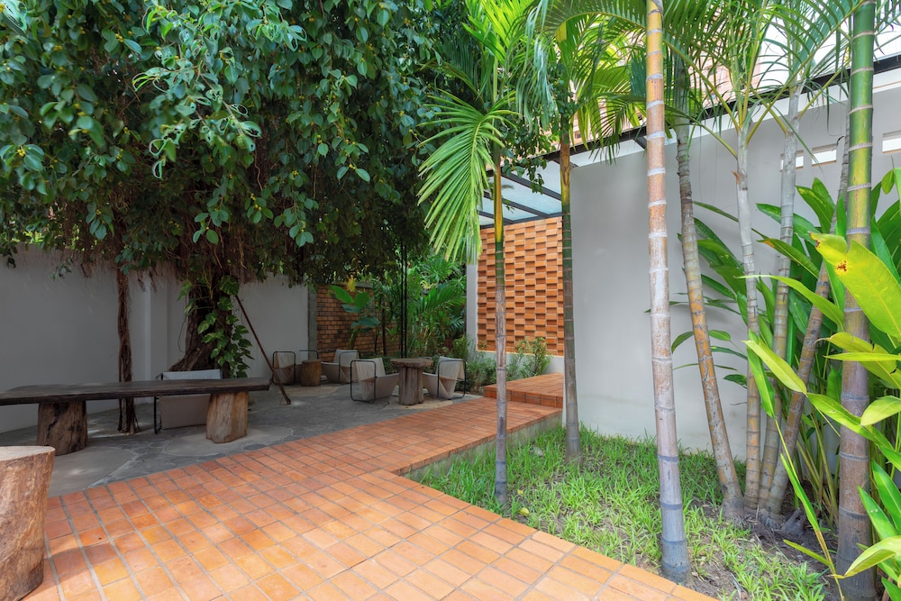 angkor tropical resort