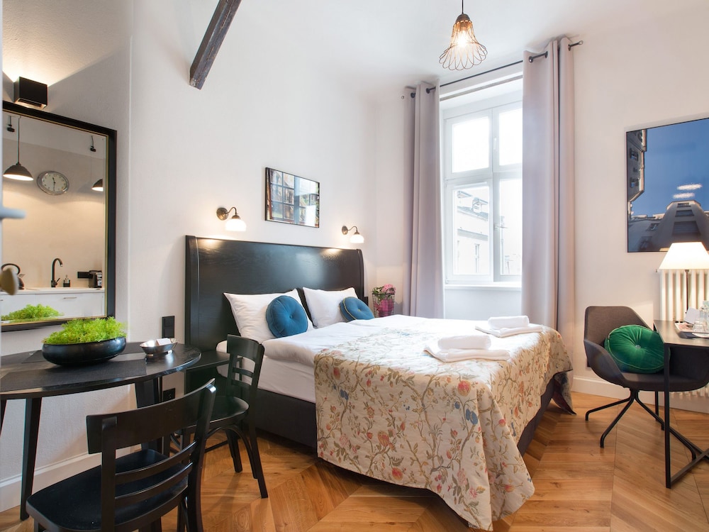 antique apartments plac szczepanski