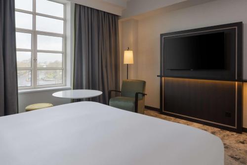 hilton cardiff