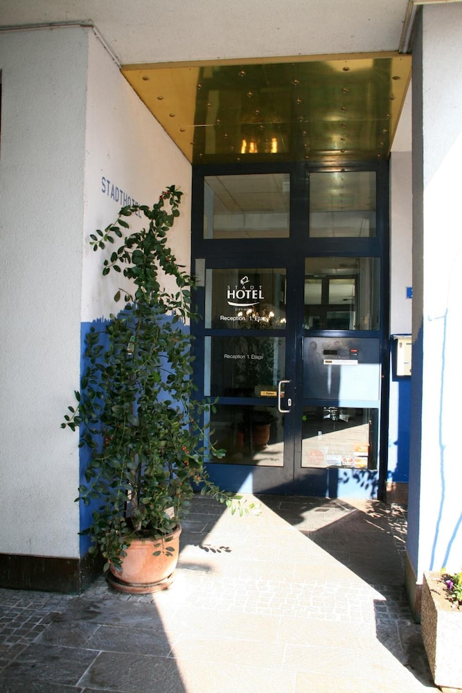 stadt hotel lorrach gbr