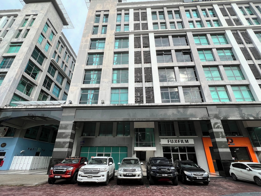 capital o 90985 margo hotel kk