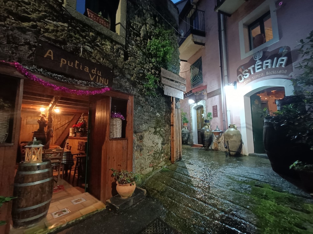 albergo diffuso borgo santa caterina quartiere ebraico