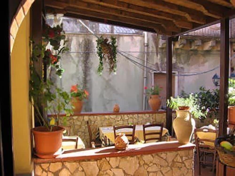 albergo diffuso borgo santa caterina quartiere ebraico