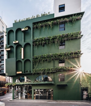cher hostel bangkok