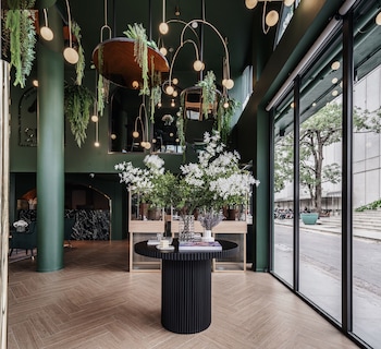 cher hostel bangkok