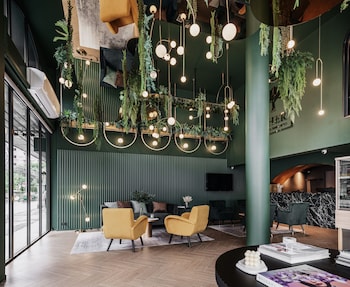 cher hostel bangkok