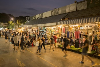 cher hostel bangkok