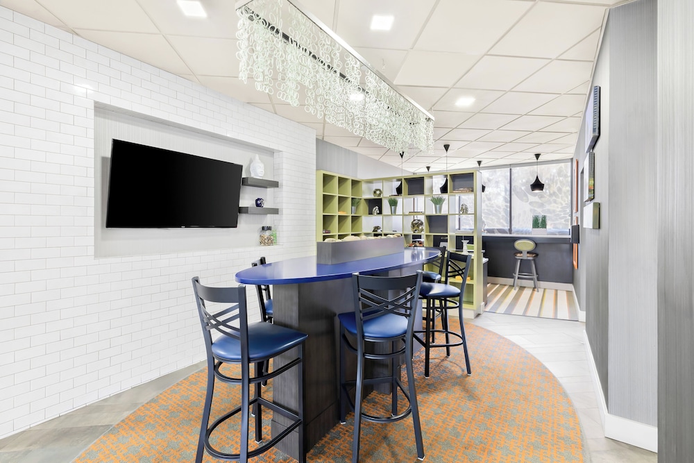 holiday inn express atlanta galleria ballpark area