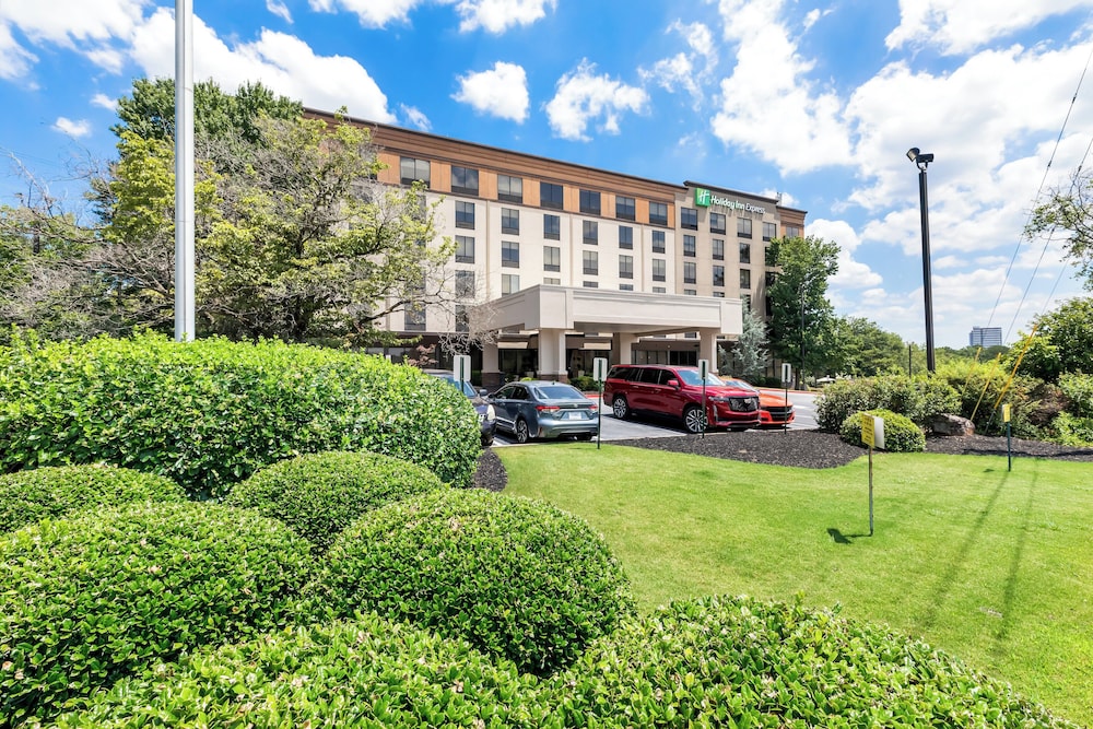 holiday inn express atlanta galleria ballpark area
