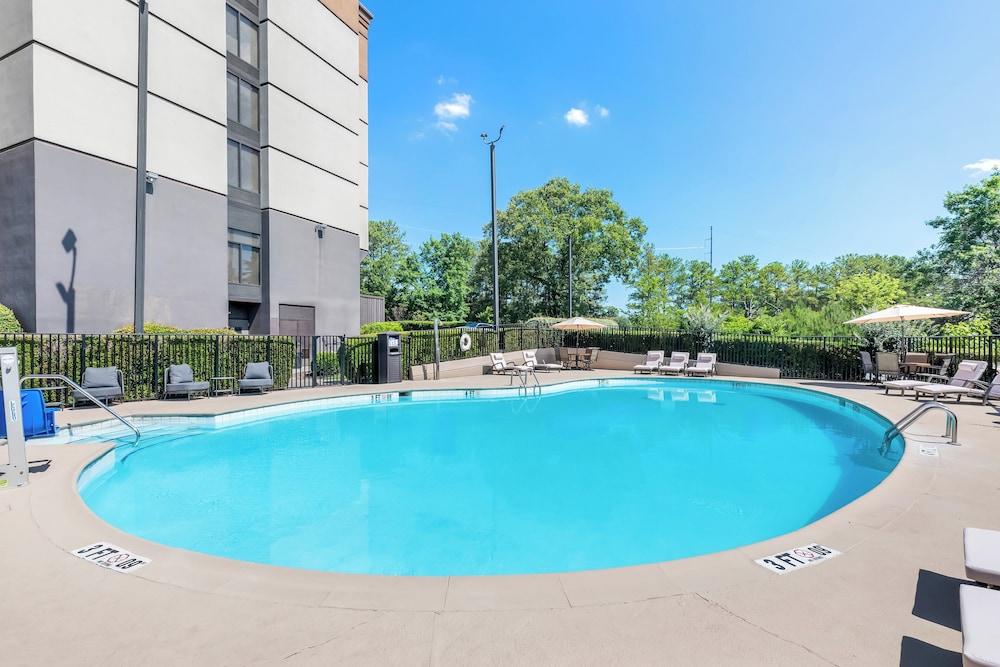 holiday inn express atlanta galleria ballpark area