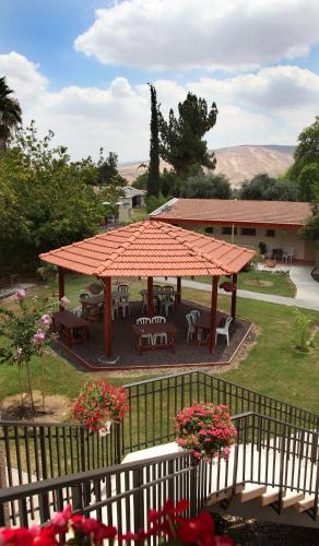 shaar hagolan kibbutz country lodging