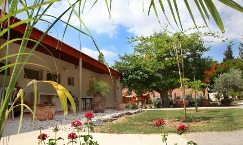 shaar hagolan kibbutz country lodging