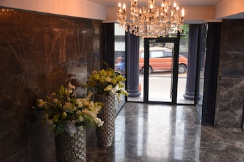 empire 1 celinastraat paramaribo