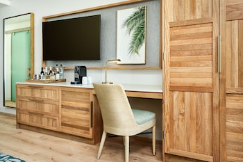 faro blanco resort and yacht club marathon curio by hilton