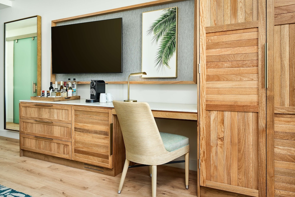 faro blanco resort and yacht club marathon curio by hilton