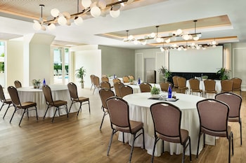 faro blanco resort and yacht club marathon curio by hilton