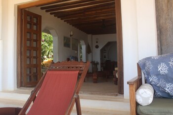 kijani hotel