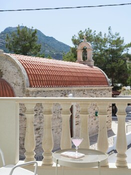 golden luxury suites