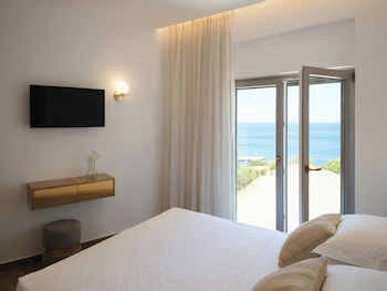 golden luxury suites