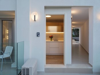 golden luxury suites