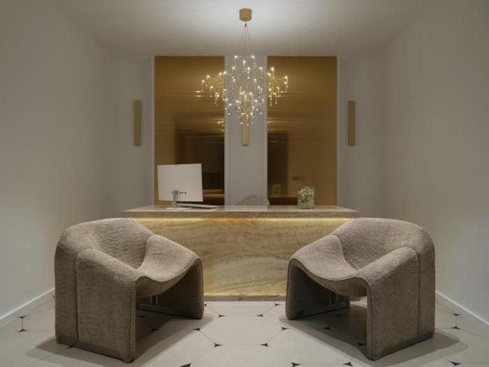 golden luxury suites