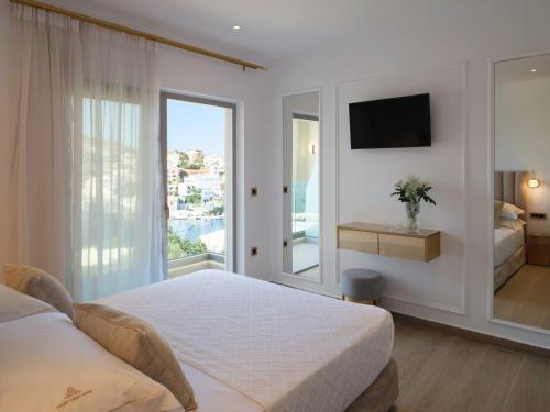 golden luxury suites