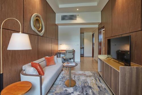 grand westside hotel
