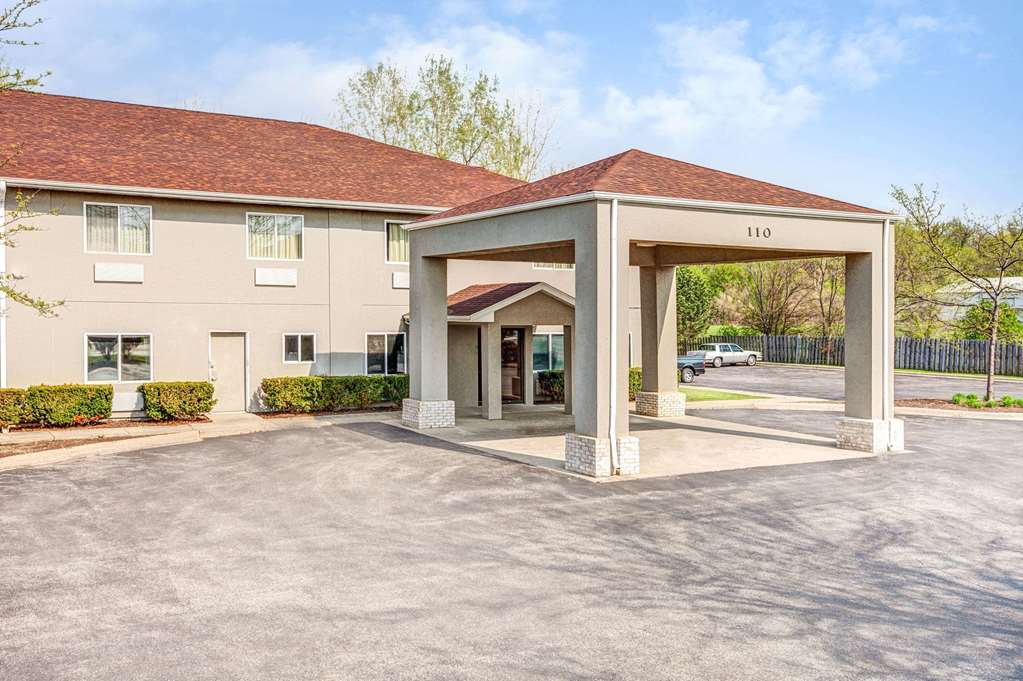 super 8 by wyndham mchenry fox lake area