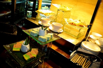 cambridge hotel medan