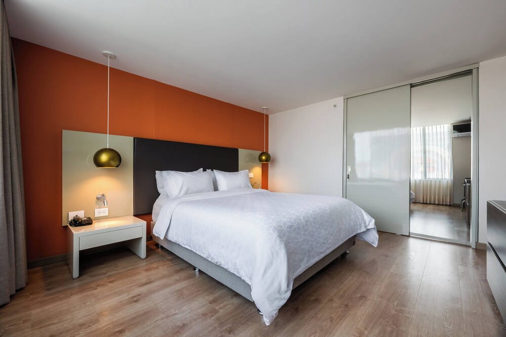 holiday inn express medellin by ihg