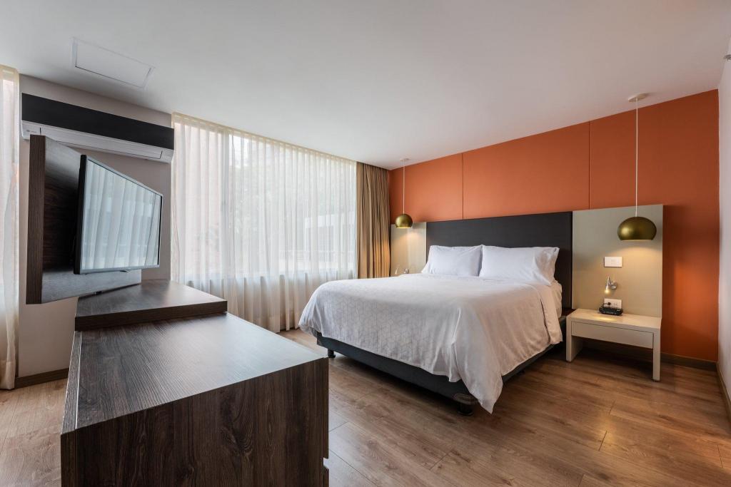 holiday inn express medellin by ihg