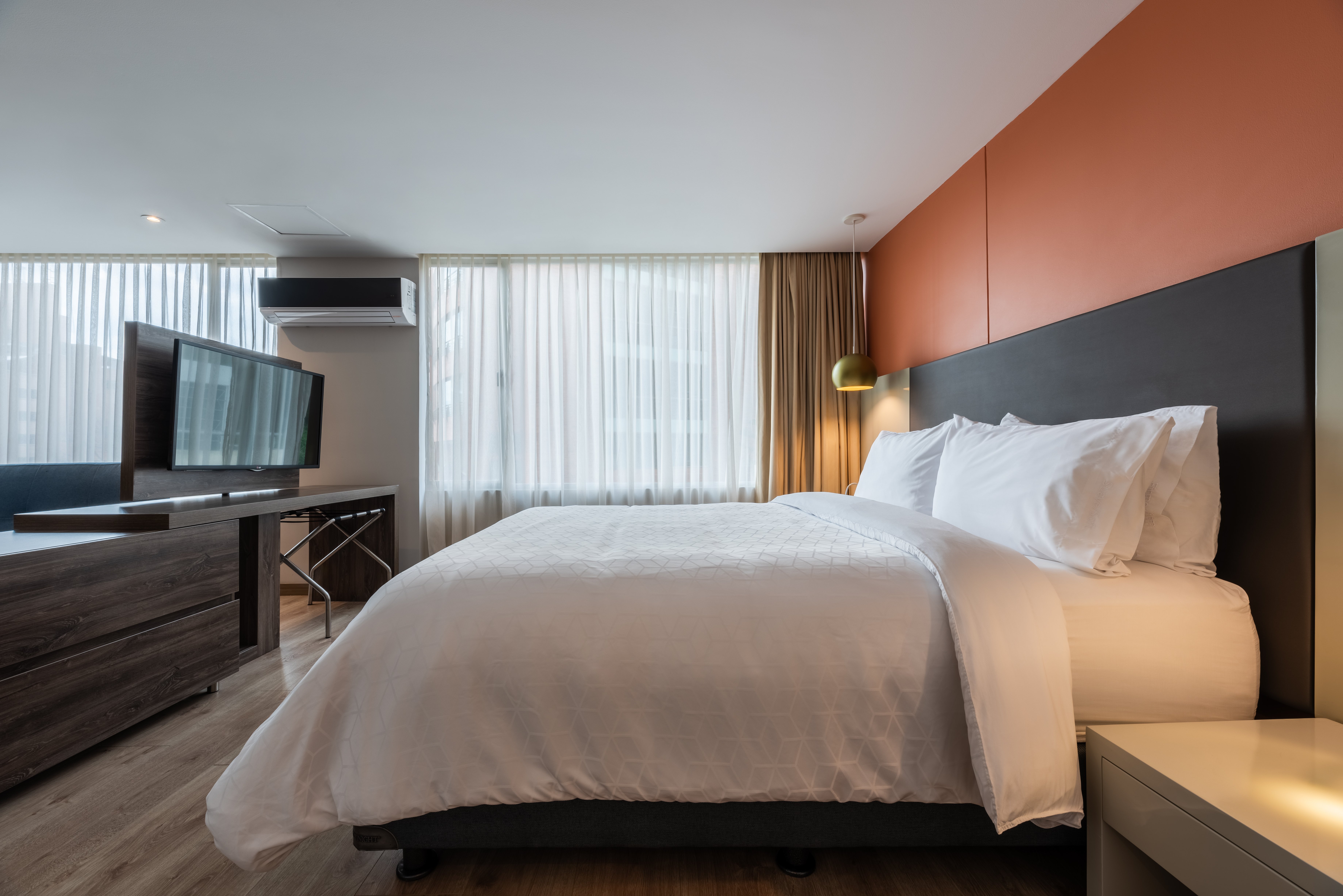 holiday inn express medellin by ihg