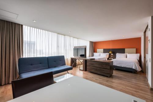 holiday inn express medellin by ihg