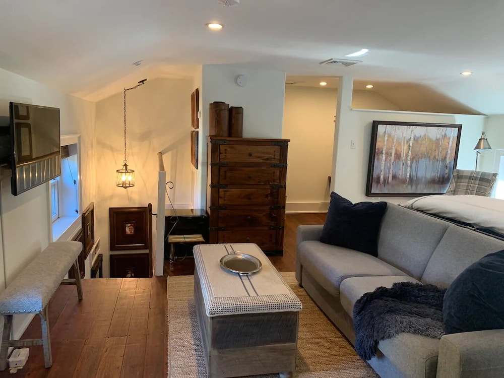 historic boyd harvey house and grounds 2 bedroom home by redawning