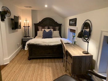 historic boyd harvey house and grounds 2 bedroom home by redawning