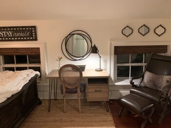 historic boyd harvey house and grounds 2 bedroom home by redawning