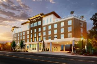 holiday inn and suites atlanta n chamblee dunwoody