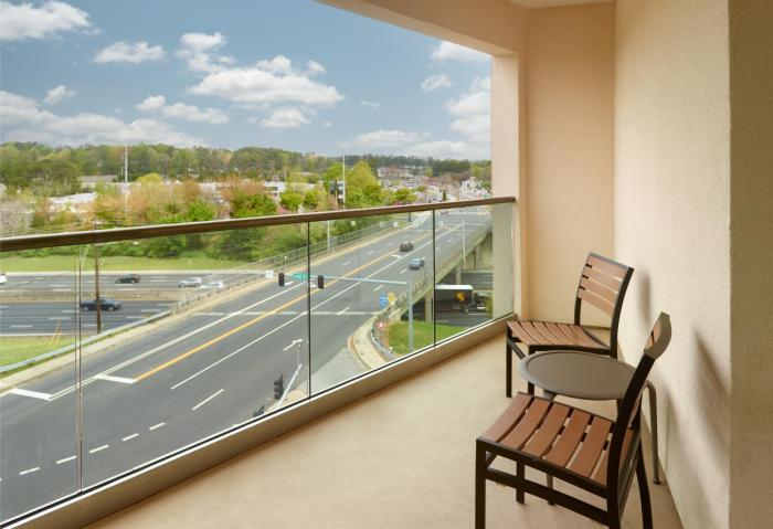 holiday inn and suites atlanta n chamblee dunwoody