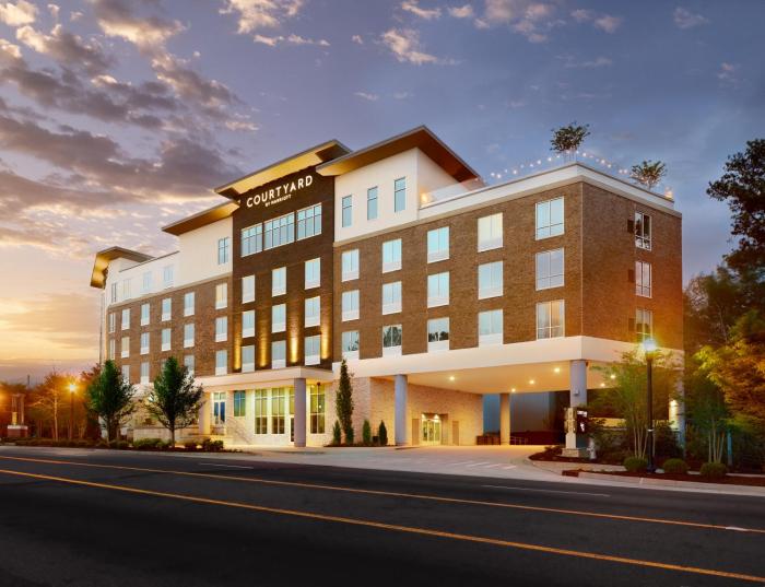 holiday inn and suites atlanta n chamblee dunwoody