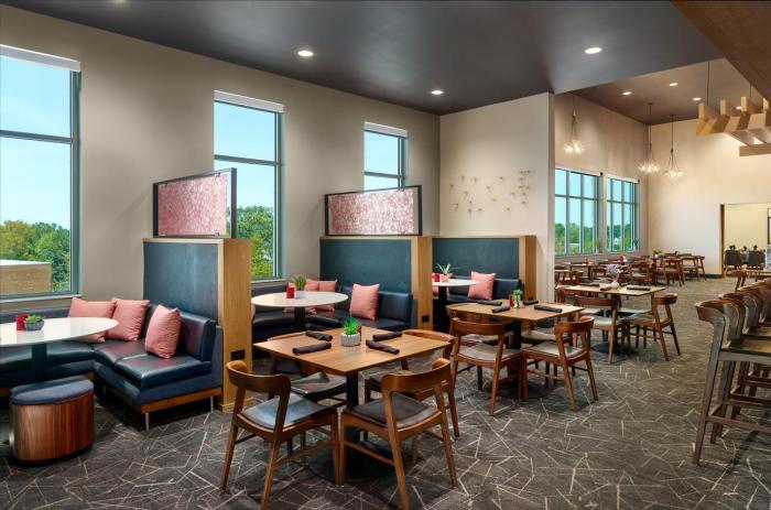 holiday inn and suites atlanta n chamblee dunwoody
