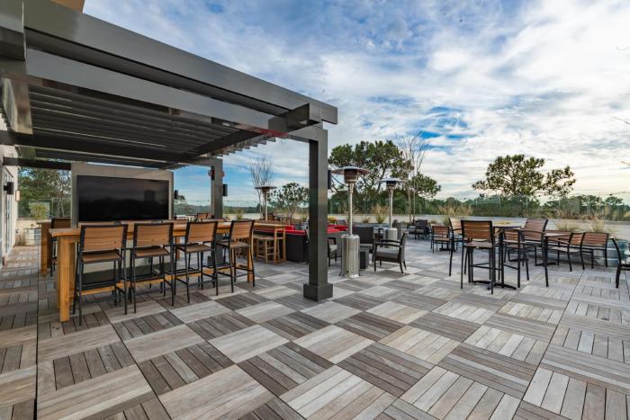 holiday inn and suites atlanta n chamblee dunwoody