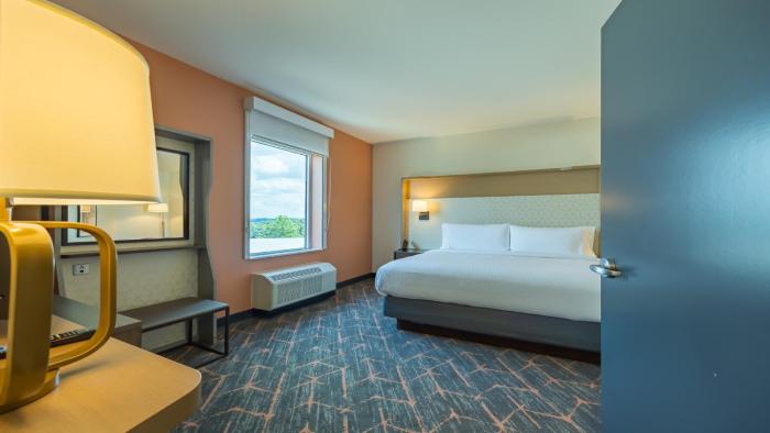 holiday inn and suites atlanta n chamblee dunwoody